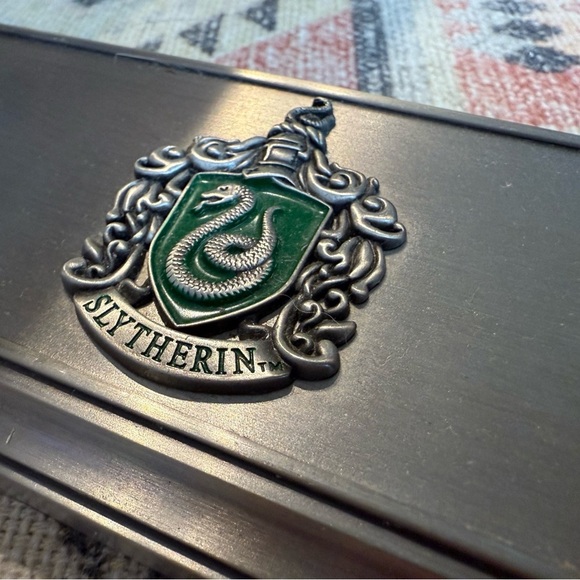 Elegant Silver Wand/Pen Stand with Slytherin Snake Design - Picture 5 of 5